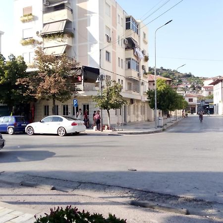 Vilma Apartment Берат Екстериор снимка